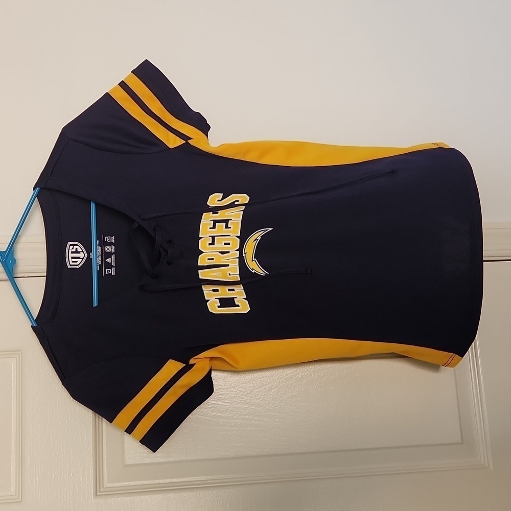 Womans Chargers Small T shirt